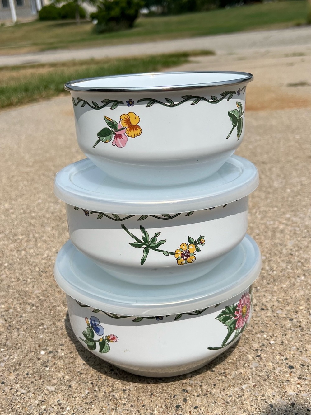 Vintage Floral Enamel Mixing Bowls Set